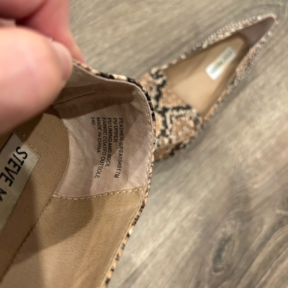 Steve Madden Studded Pointed Toe Loafer in Brown Snakeskin pattern size 7 - Picture 4 of 5